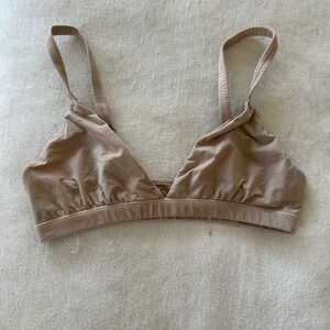 SKIMS Soft Triangle Bralette in Taupe Brown
